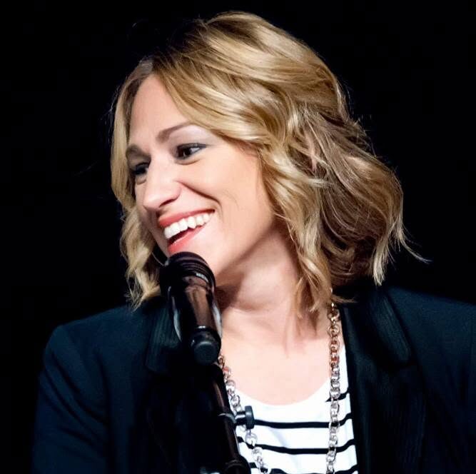 Amy Barnes – Amy is Funny